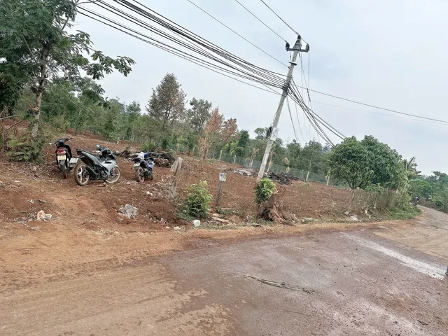 2 LÔ LIỀN KỀ HẺM 473 Y MOAN