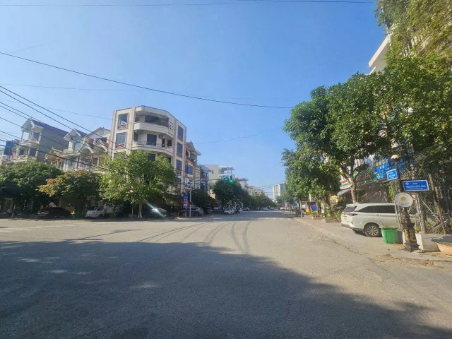 Ván nhà 4 tầng bình than đại phúc dt 71m2 + mt 4.5m giá 14.8 tỷ