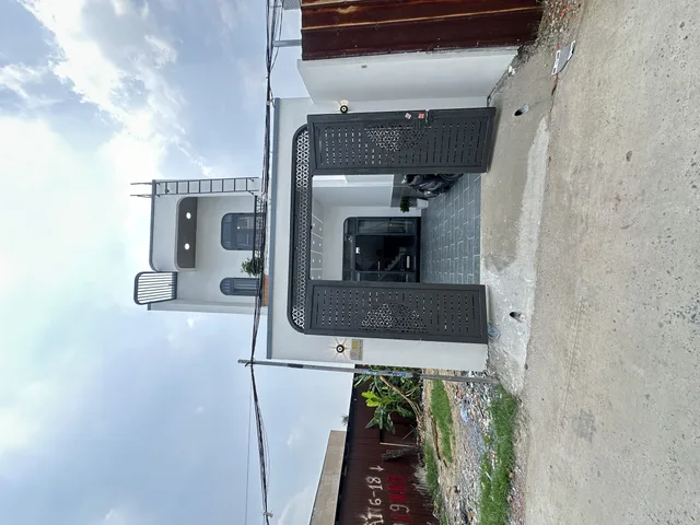 Bán nhà 1 trệt 1 lầu 3 phòng ngủ đường giồng lớn, shr hoàn công giá 1 tỷ 999