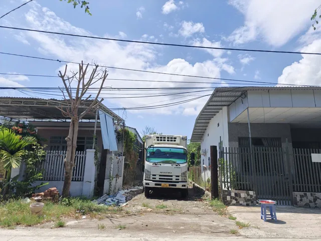 😍  Mặt tiền đường Lư Giang - Phước Đồng - p Nam Nha Trang - 136,2m2 - Ngang 5m
  • Vị trí - Trung Tâm phước đồng gần các dự án lớn ,như sungrup và làng đại học, trường chính trị

Hướng : Tây Bắc
Đã chuyển thổ cư đợi ra sổ fun thổ cư
Giá bán 32tr /m2 