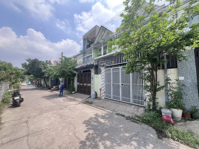 ĐỐI DIỆN BCONS CITY CENTRAL ĐƯỜNG THỐNG NHẤT DĨ AN- 102M2 NGANG 5M FULL THỔ- 7TỶ