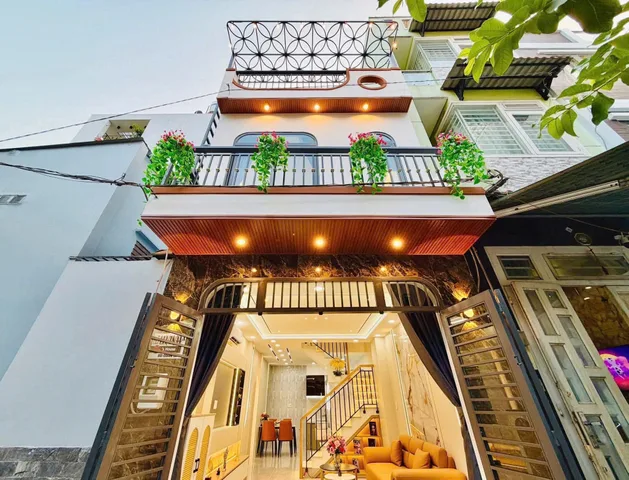 Siêu phẩm nhà đẹp 42m², xây 3tầng, cách chợ Bà Chiểu 4phút - Nguyễn Huy Lượng, P14, Bình Thạnh - Giá 2 tỷ 780