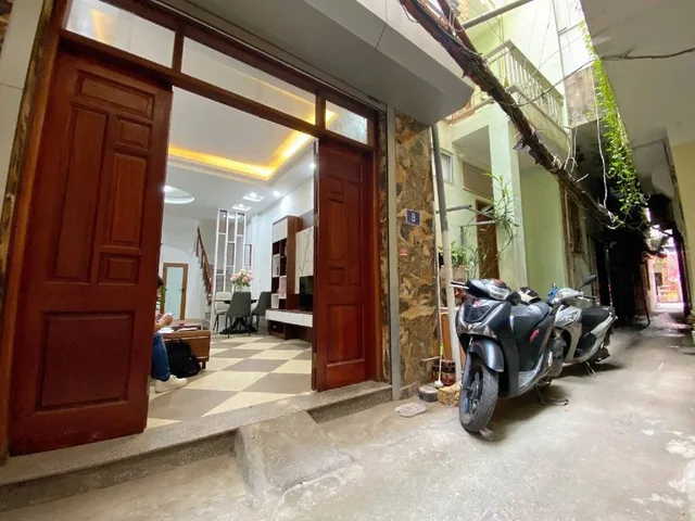 Sốc!! Bán nhà Tôn Đức Thắng 36m, 50m ra phố, gần hồ, gần chợ chỉ 8,8 Tỷ