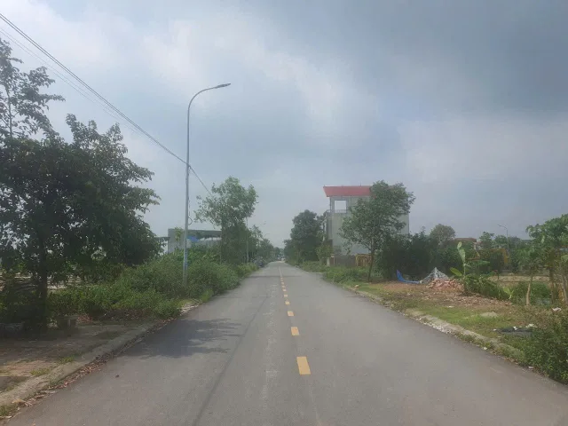 Bán đất chục chính kim đôi kim chân dt 160m2 + mt 10m + hướng ĐN giá 5.7 tỷ