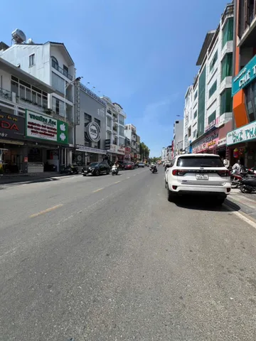 Nền liền kề mặt tiền Bùi Thị Xuân liền kề phố , xây cao 20m vị trí đắc địa