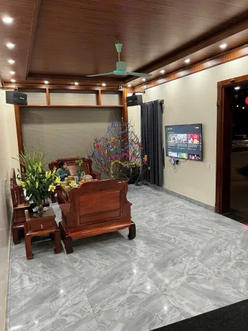 BÁN NHÀ YÊN PHONG- LÔ GÓC- NHÀ 4 TẦNG - OTO TRÁNH - KINH DOANH- SÁT TỈNH LỘ 295 - KCN SAM SUNG
