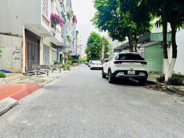 🔥 SIÊU PHẨM 2 MẶT TIỀN – AN TRANG, AN ĐỒNG, AN DƯƠNG 🔥45,7m² Giá: 3,68 tỷ
LH 0398787284