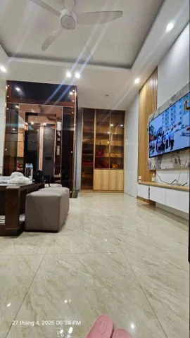 Bán nhà phố Cát Linh, 50m 6 Tầng thang máy, 1 phút đi bộ ra phố, giá 13,95 Tỷ