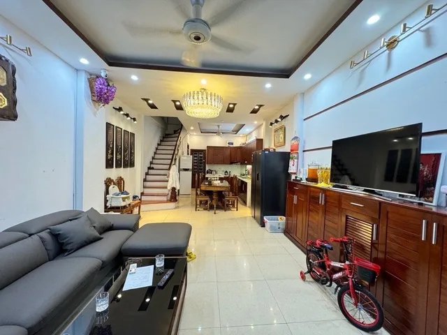 Bán biệt thự Hoàng Văn Thái - Thanh Xuân – Giá 23 tỷ – DT 90m² x 5 tầng – MT 5.2m – sân vườn, ô tô đỗ cửa, 3 thoáng