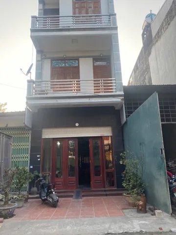 BÁN NHÀ , TRANG HẠ , TỪ SƠN. VỈA HÈ Ô TÔ TRÁNH , KINH DOANH, TRƯỜNG ĐHTDTT,SÁT KHU ĐÔ THỊ HANAKA ,VÀI PHÚT RA TT TP TỪ SƠN, TP SẦM UẤT VĂN MINH