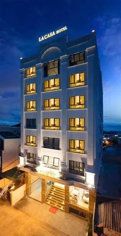 BÁN KHÁCH SẠN 3 SAO – 1 HẦM 8 TẦNG – 54 PHÒNG & PENTHOUSE 300M² – BẮC NHA TRANG