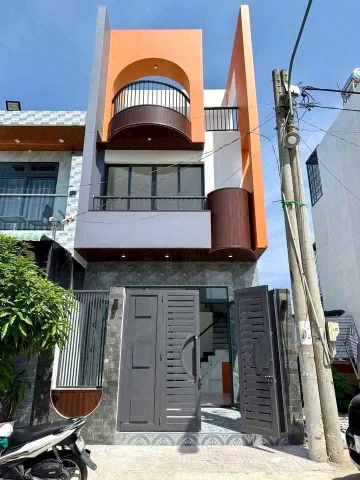🚗 BÁN NHÀ 3 TẦNG - 50.2M2(4.6*11), HOÀN CÔNG, Ở NGAY - KHÔNG QH - NHÀ MỚI - HẺM XE HƠI - KDC ĐẶNG GIA PHÁT - LONG THUẬN, LONG PHƯỚC.(X)