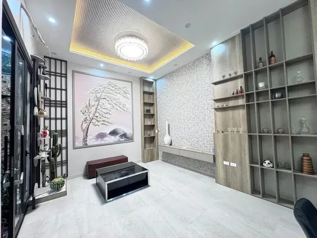 CHÍNH CHỦ BÁN NHÀ PHỐ NGUYỄN VĂN CỪ LONG BIÊN OTO ĐỖ CỬA CHỈ 11 TỶ