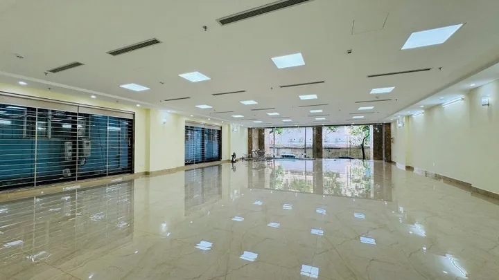 BÁN TÒA NHÀ MẶT PHỐ HOÀNG NGÂN – LÔ GÓC 3 THOÁNG – 10 TẦNG – 2 HẦM –  360M2 – MT 12M – 353 TỶ