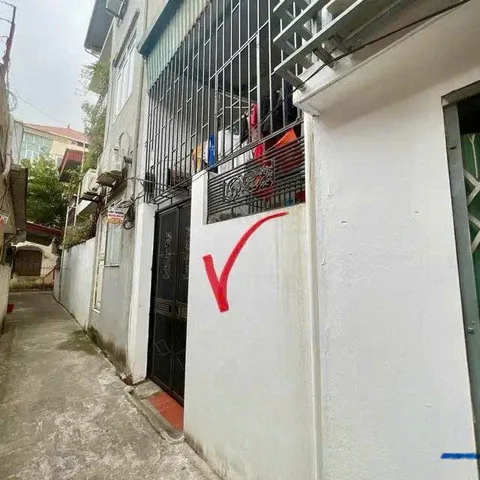 Bán nhà Đức Giang, Việt Hưng 32m²  5Tỷ85 Ngõ Thông, Cách Ô tô 20m, Gần Công Viên
