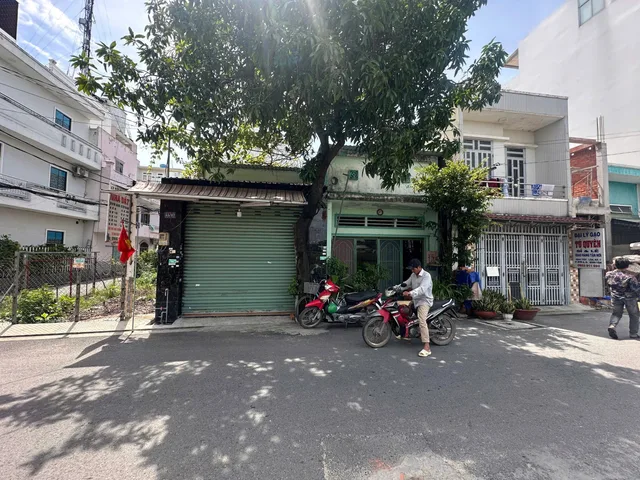 Nhà mặt tiền đường nhựa Kinh doanh đẹp, giá rẻ thích hợp đầu tư và an cư tại Quận Bình Tân