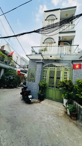 🆘 CHỈ HƠN 5 TỶ – NHÀ GÓC 2 MẶT THOÁNG – 3 TẦNG KIÊN CỐ – HXH NGAY THCS LONG TRƯỜNG
