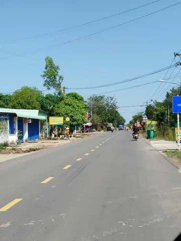 Bán đất MT đường kinh doanh 32m, sẵn thổ cư, dân đông