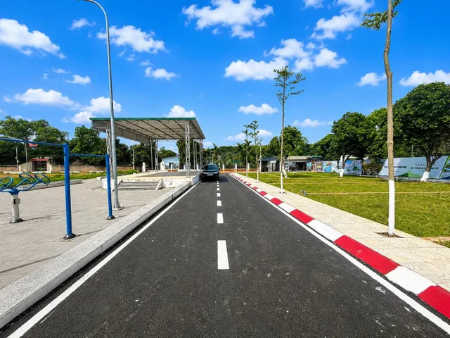 100m2 phun thổ. Hàng f0 gần Đại Lộ Thăng Long. Gas mê trô 5 đã và đang khởi công.