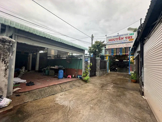 Bán nhà 198m² full thổ cư ngang 5m giá 4.6 tỷ tại đường ĐT 743 Phường Dĩ An
