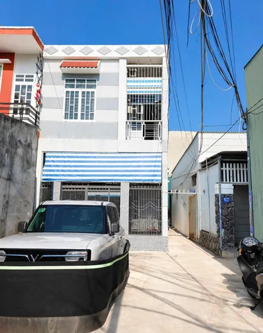 📍 Nhà hẻm Nguyễn Khuyến – sát chợ Vĩnh Hải
✔ Vị trí đẹp, gần đường 2/4
✔ Hẻm thông thoáng, khu dân cư đông đúc


🏡 Căn 2 góc 2 mặt tiền: 66.5m² – sân rộng
💰 Giá 2 tỷ 720

✅ Sổ hồng sẵn công chứng
✅ Full đất ở đô thị