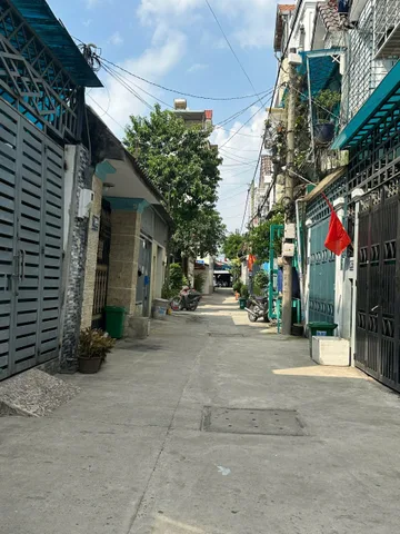 Chỉ 4.58 tỷ - Nhà Thạnh Lộc 15, q.12, ô tô đậu cửa - 2 Tầng - SHR