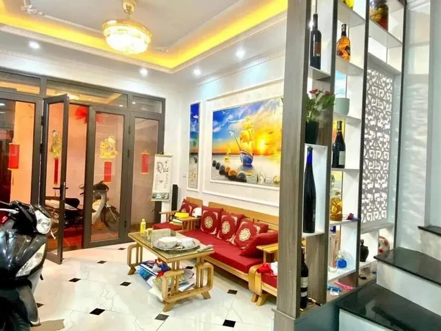 Cho thuê nhà nguyên căn ngõ 523 Minh Khai, Hai Bà Trưng 30M x 5T giá 12 triệu SẠCH ĐẸP