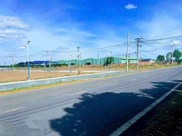 Bán đất mặt tiền DT 756 sổ sẵn ,150m² thổ cư ngang 5m giá 520 triệu tại KCN Tân Quan- Đồng Nai