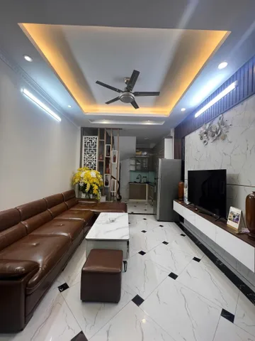 Bán Nhà Ngọc Lâm, Long Biên 32m2, 5T, chỉ 7,15 tỷ. Hiếm Có Khó Tìm.