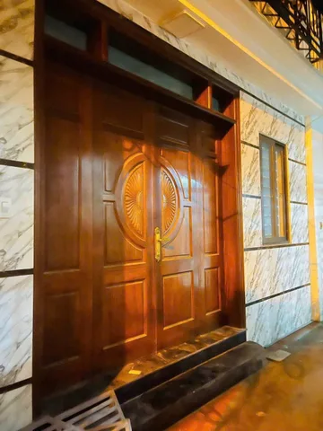 Cho thuê nhà ngõ 211  Khương Trung, Thanh Xuân
Diện tích : 40m2 x 5 tầng 
3PN + 4 WC-14tr/1tháng