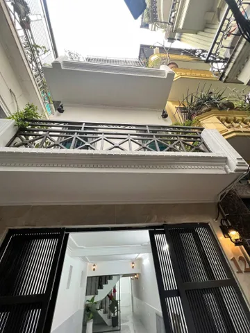 Cho Thuê Nhà Đường Nghi Tàm - Tây Hồ 50M² 4 Tầng 4 Ngủ kk - Full Nội Thất - Ở, Kinh Doanh CHDV - Giá Thuê 23tr