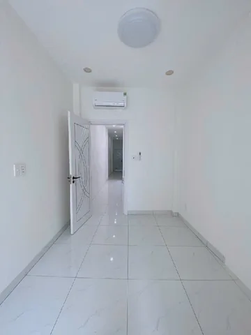 + Nhà vị trí tuyệt đẹp trung tâm Quận 6, kế bên Phố ẩm thực Phú Lâm B, Chợ Phú Lâm.+ Hẻm thông thoáng, khu kinh doanh sầm uất.