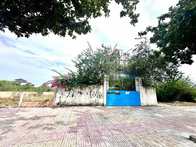 ✨ VỊ TRÍ VÀNG GẦN BẾN DU THUYỀN NHA TRANG – KHU DU LỊCH, DỊCH VỤ CAO CẤP
✨ MẶT TIỀN RỘNG 11M – HIẾM, THOÁNG – TRỤC ĐƯỜNG BIỂN GIÁ TRỊ CAO
