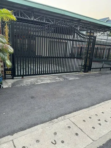 Bán 2 căn nhà và 1 nhà mát phía sau, P. Hiệp An, Thủ Dầu Một,BD (cũ) sát bên KDL Đại Nam ngang 12m dt 550m2 giá êm