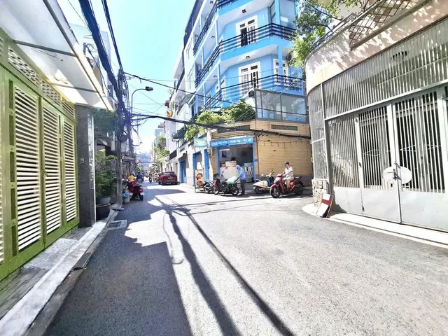 BÁN NHÀ MỚI ĐẸP, Ở NGAY - 100M2, 4 TẦNG, XE HƠI NGỦ NHÀ - HẺM 766 ĐƯỜNG CMT8 - HƠN 18Tỷ