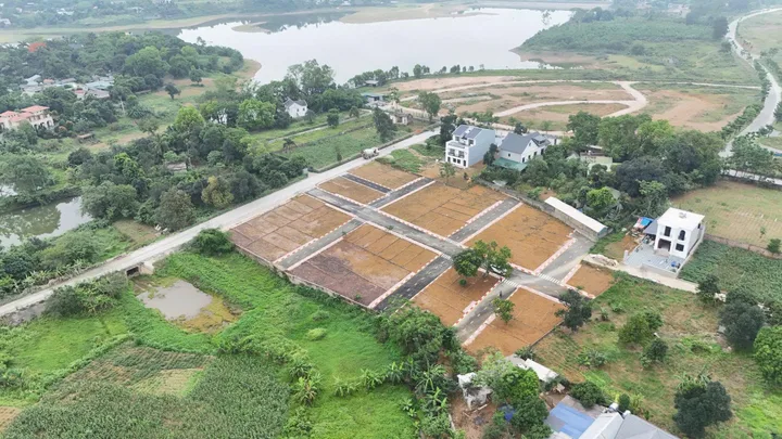 Bán đất 1500m² có sẵn 65m² thổ cư ngang 30m giá 1.5 tỷ tại Xã Liên Sơn