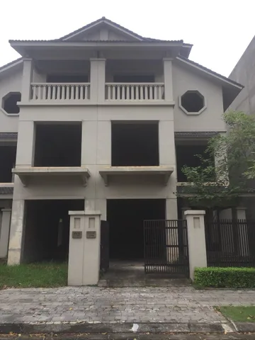 Chính chủ cần bán căn Biệt thự song lập 180 m2 tai khu đô thị Sunny Garden City , Quốc Oai