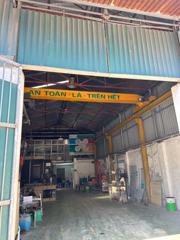 Cho thuê Kho, Xưởng, MBKD tại Cự Khối, Long Biên 200m2 mtien 8m đường 17m vỉa hè