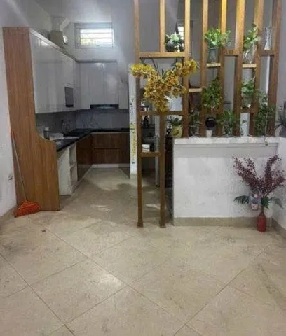 Cho thuê nhà ngõ 132 đường Cầu Giấy 42M x 5T giá 15 triệu GẦN BÃI ĐỖ XE