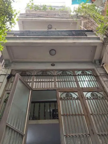 CHO THUÊ NHÀ RIÊNG ĐƯỜNG ĐÊ LA THÀNH NHỎ, ĐỐNG ĐA, 3 NGỦ - 8 TRIỆU