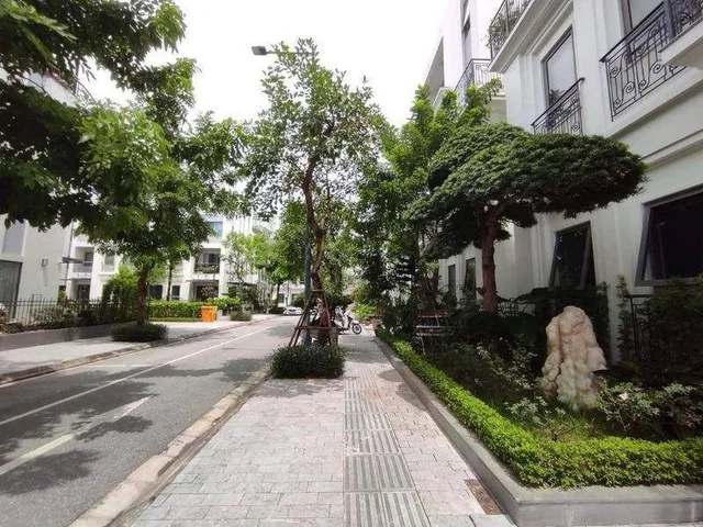 BÁN BIỆT THỰ CAO CẤP ĐƯỜNG NGUYỄN XIỂN. 200M2 - 4 TẦNG. MT 10M.