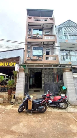 CHO THUÊ NHÀ NGUYỄN CÔNG TRỨ 22 TRIỆU 8 PHÒNG NGỦ MỚI XÂY