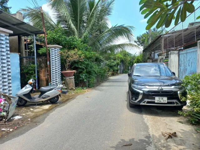 Bán nhà ngay vòng xoay cao tốc phường long thành