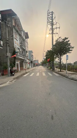 67m² Mai Lâm – Đông Anh, đường xe 16 chỗ đỗ cửa, giá nhỉnh 6 tỷ.
Sát Vin Cổ Loa, cách cầu Đông Trù & Eurowindow khoảng 1km.

Sổ sẵn giao dịch, đất vuông đẹp không lỗi.