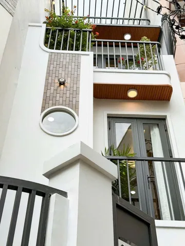 Cô chú bán nhà trả nợ gần MT Phan Văn Trị, P.11, Bình Thạnh – 69m2 giá 3tỷ150tr. Sổ chủ giữ.