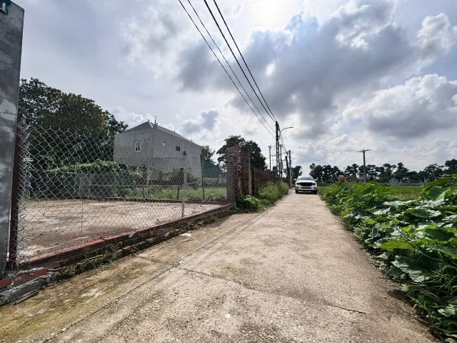 Bán 100m2 đất Bìa Làng Biểu Khê xã Thư Lâm quy hoạch rộng 14m siêu đẹp
