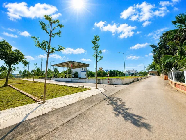 Bán lô 100m full thổ cư mt rộng 8m 
- cách ql 21a chỉ 500m 
- cách khu cnc , khu đh Quốc gia , Fpt chỉ 5p di chuyển
- Xung quanh dân cư ở đông đúc hiện hữu , đặc biệt rất nhiều nhà  trọ và trung cư 
- rất phù hợp đầu tư , ở hoặc kinh doanh
Giá yêu th