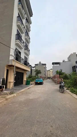 ĐẤT PHÂN LÔ DỊCH VỤ – VỈA HÈ RỘNG – GIÁ 135tr/m