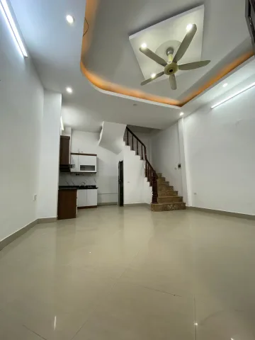 Bán nhà Hoàng Mai – Giá 8.1 tỷ – DT 30m² x 5 tầng – MT 5.3m – 2 thoáng vĩnh viễn, gần ô tô