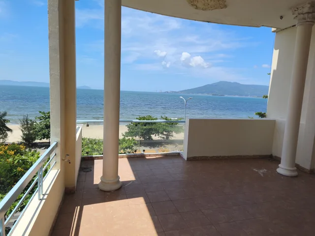 Cần bán nhà mặt tiền Biển